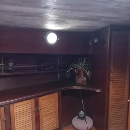 Hotel Bateau De Pirates Gruissan Esterno foto