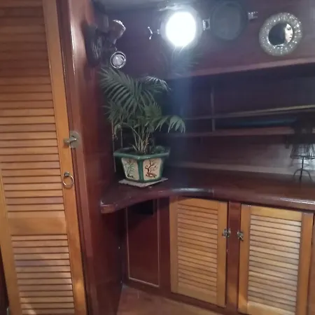 Hotel Bateau De Pirates Gruissan Esterno foto