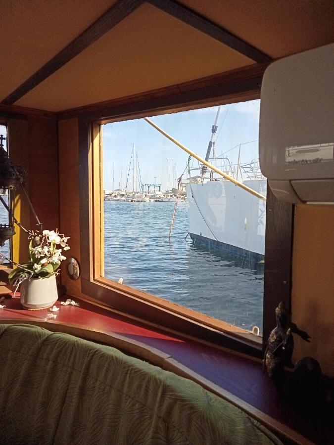 Bateau De Pirates Botel