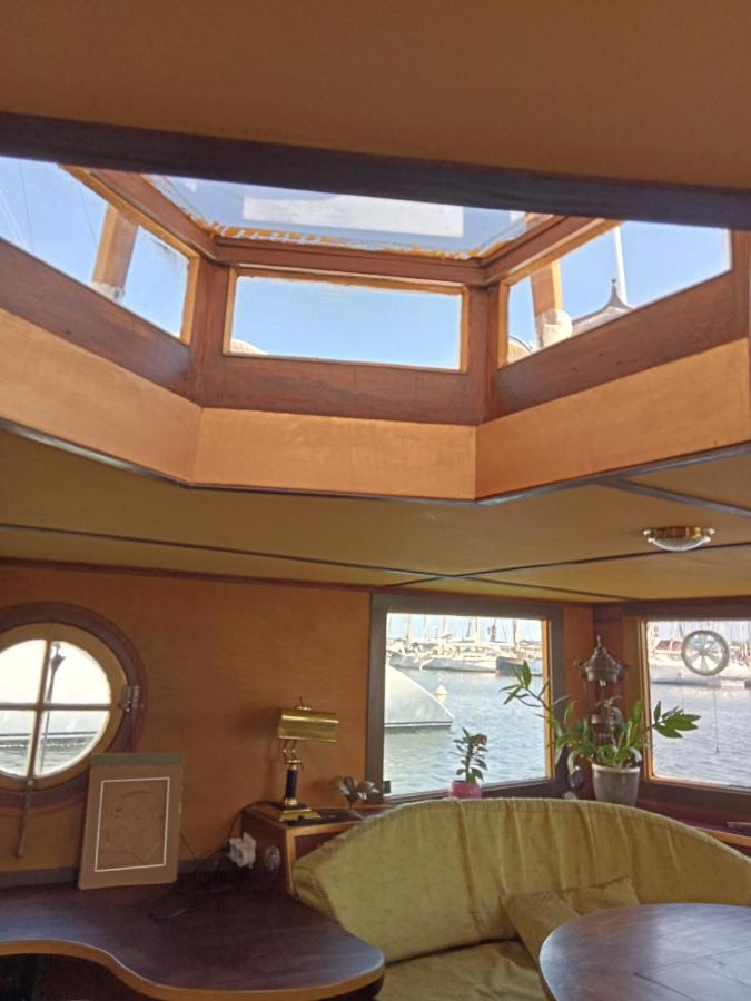 Botel Bateau De Pirates *