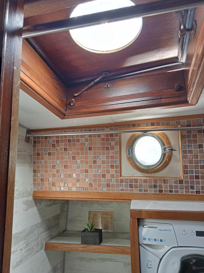 Bateau De Pirates Botel